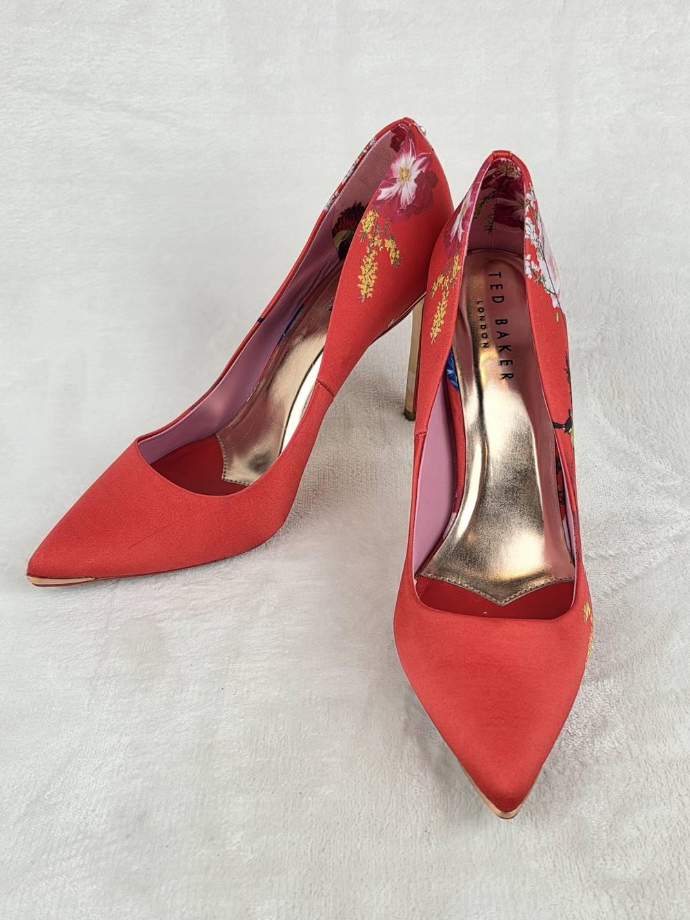 Ted Baker London Kawaap Red Floral Satin Pumps Womens 40.5 Gold Cap Heel